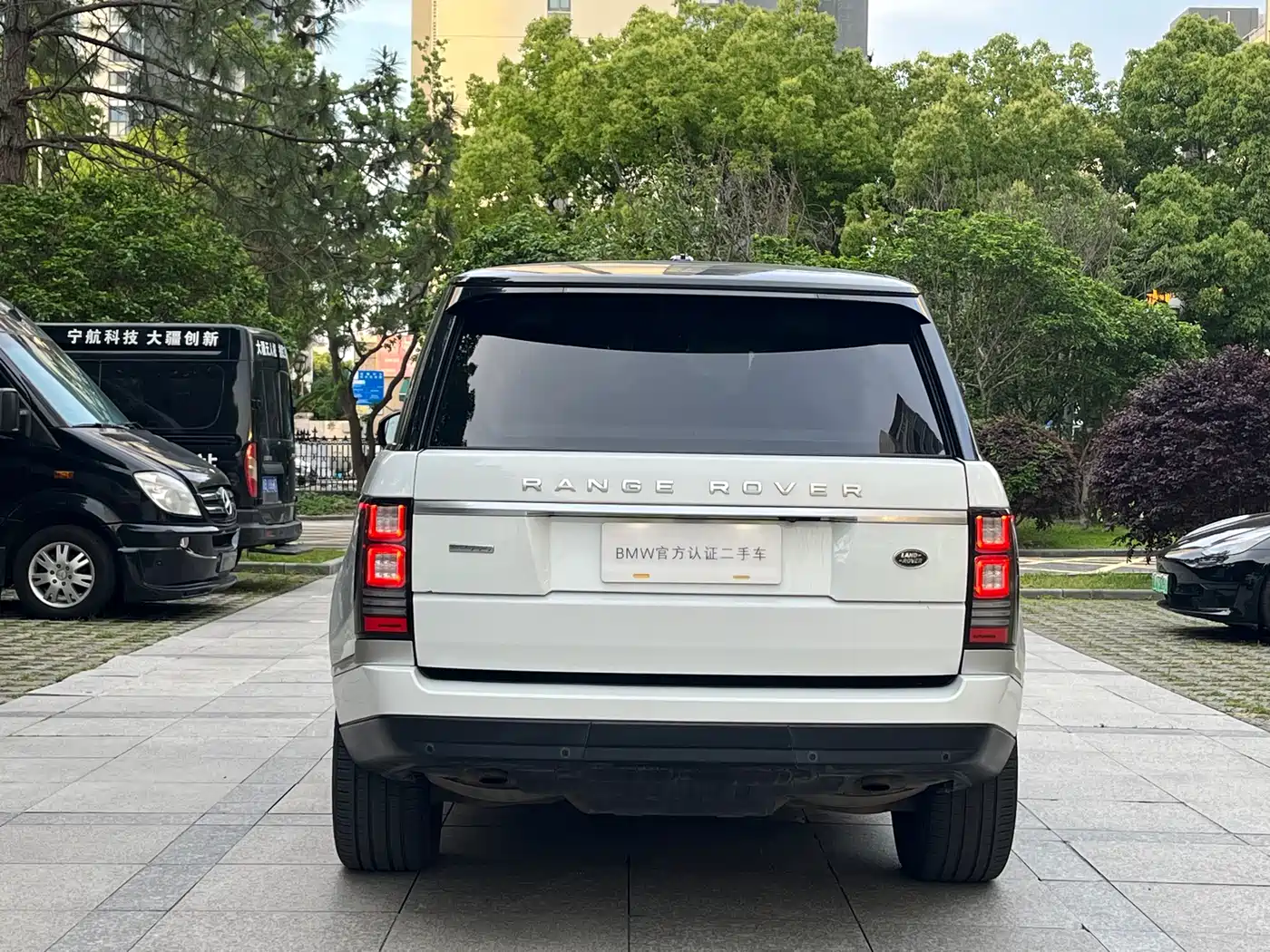 Land Rover Range Rover 2015 5.0 SC V8 AB Prestigious Genesis Extended Edition фото 17