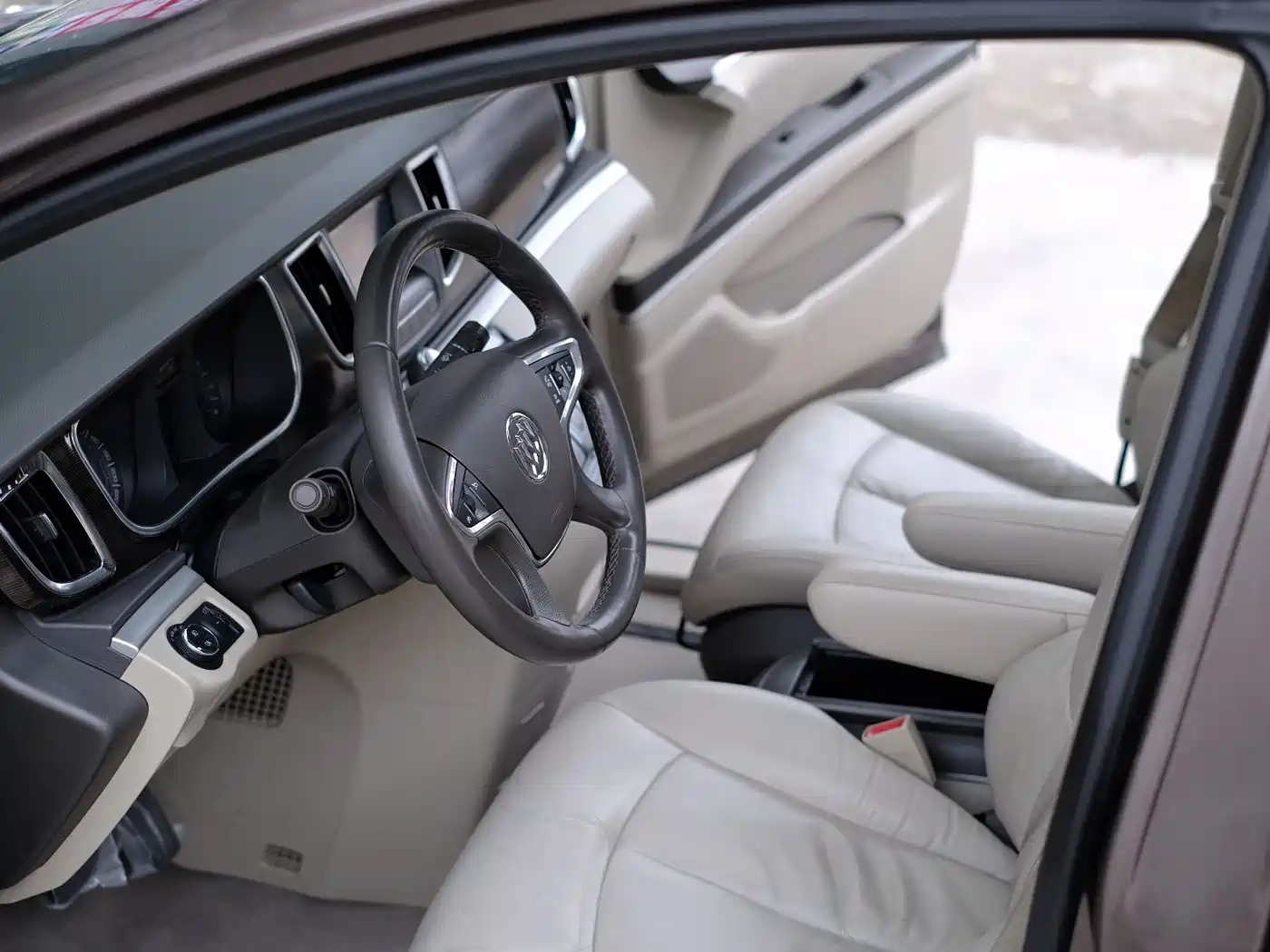 Buick GL8 2013 2.4L LT Luxury Business Executive Edition фото 25