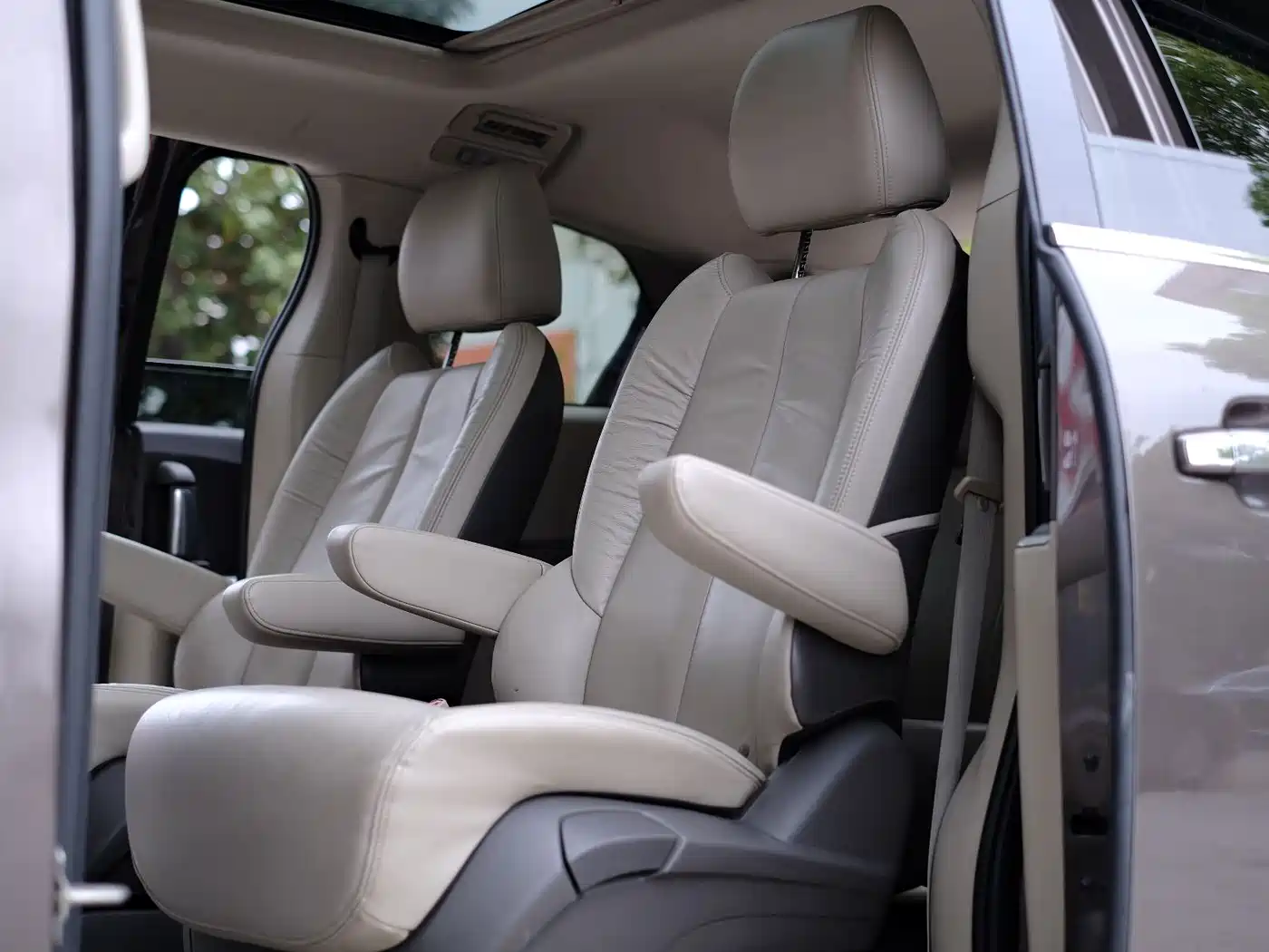 Buick GL8 2013 2.4L LT Luxury Business Executive Edition фото 30