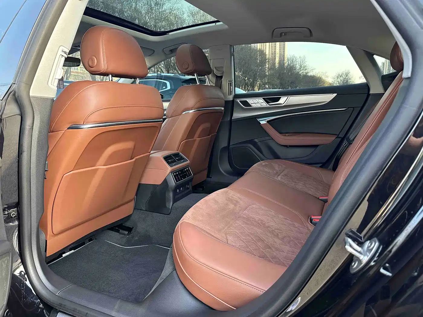 Audi A7L 2025 Model Year 45 TFSI quattro Premium фото 6