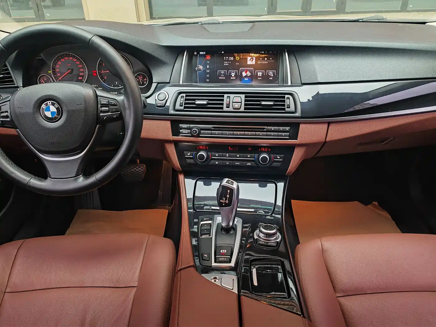 BMW 5 Series 2017 520Li Classic Edition фото 7