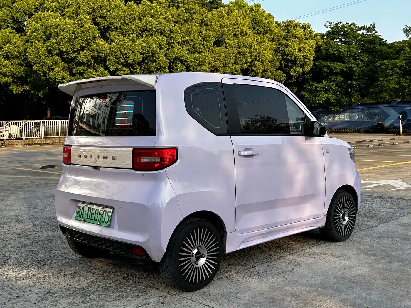 WULING AUTOMOBILE HONGGUANG MINIEV