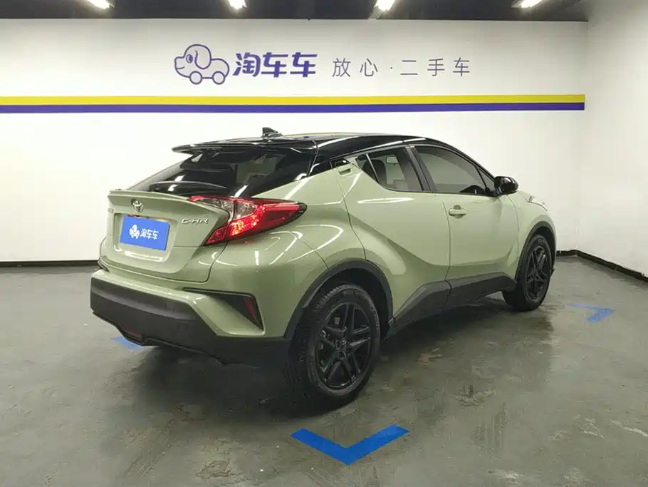 Toyota C-HR 2022 2.0L Leading Edition фото 3