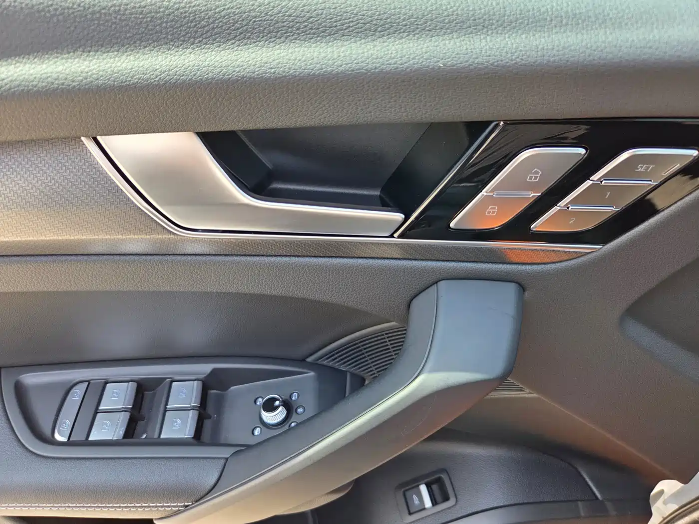 Audi Q5L 2025 45 TFSI Luxury Dynamic фото 15