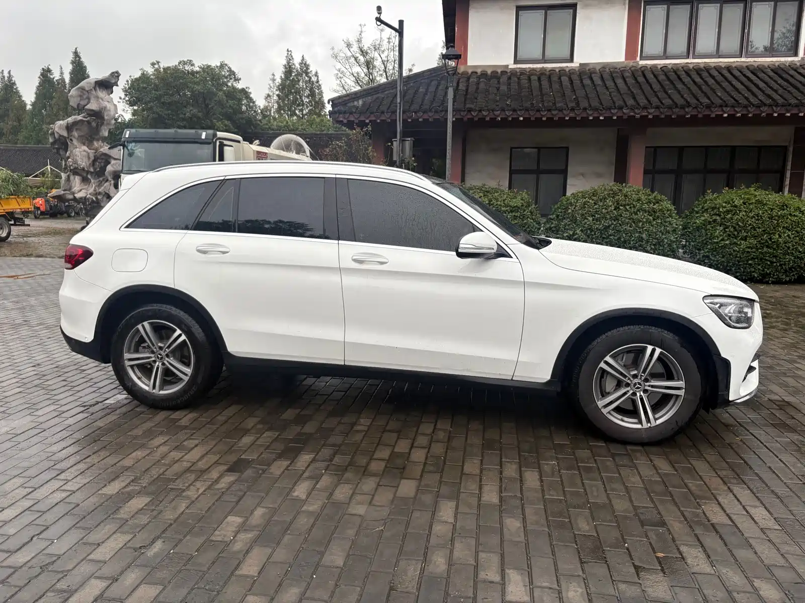 Фото 9 - Mercedes-Benz GLC