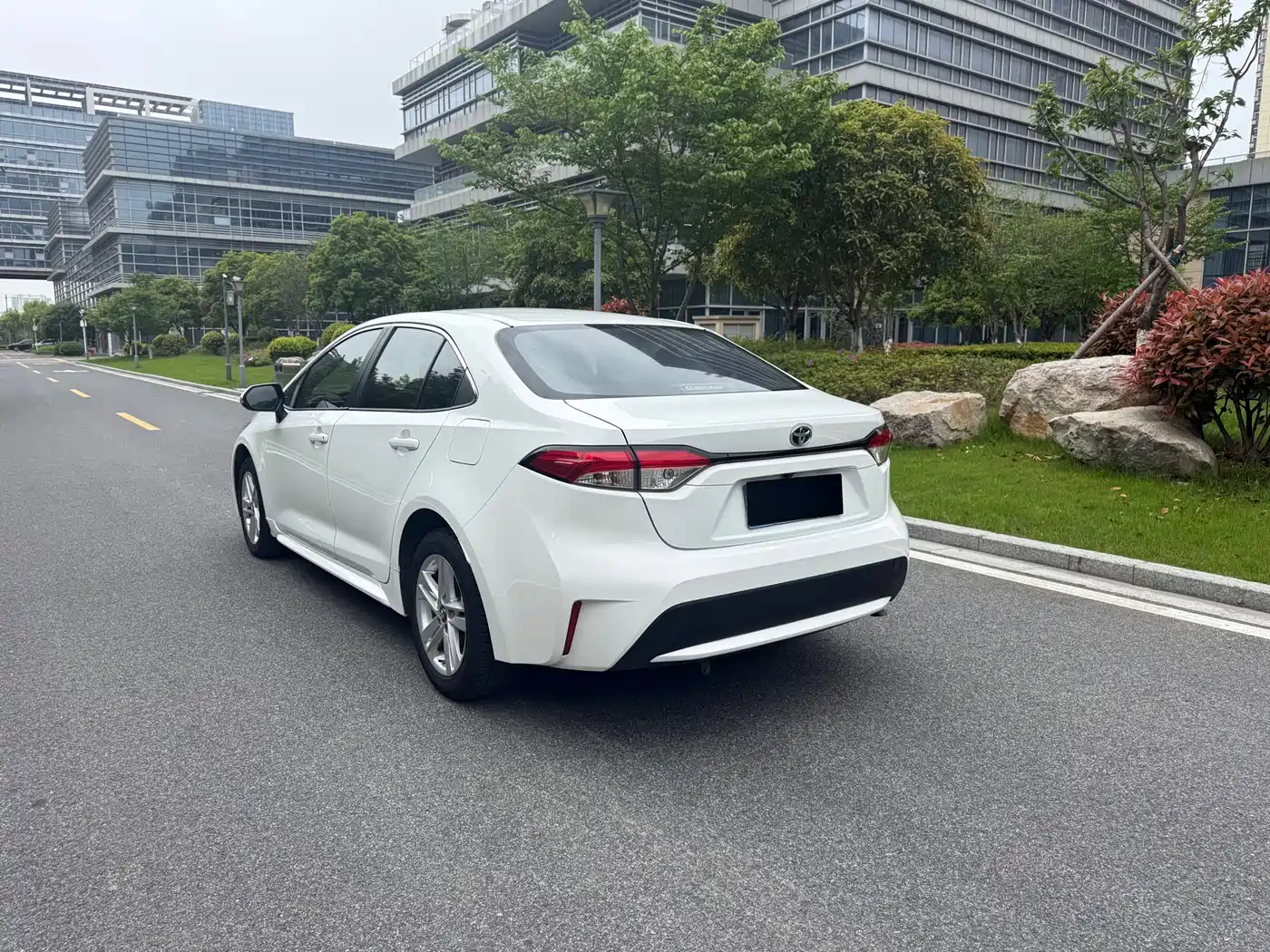 Toyota Levin 2022 Dual Engine 1.8H E-CVT Leading Edition фото 5