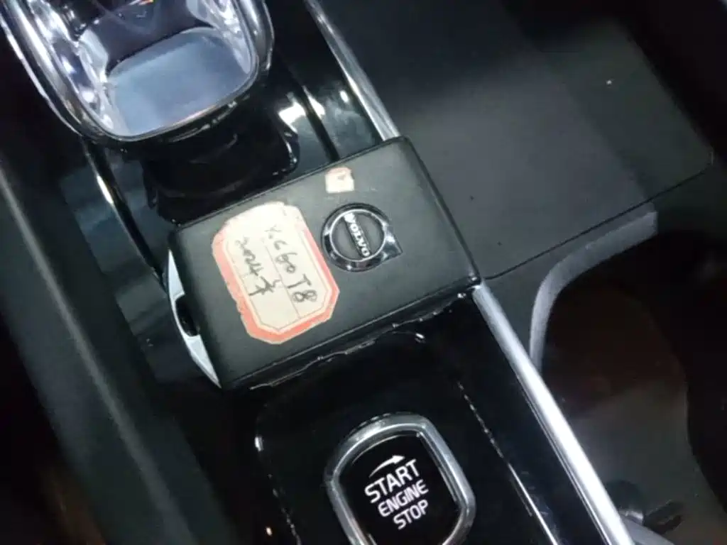 Volvo XC60 Plug-in Hybrid 2024 2024 T8 PHEV Long Range AWD Smart Elegance Luxury Edition
