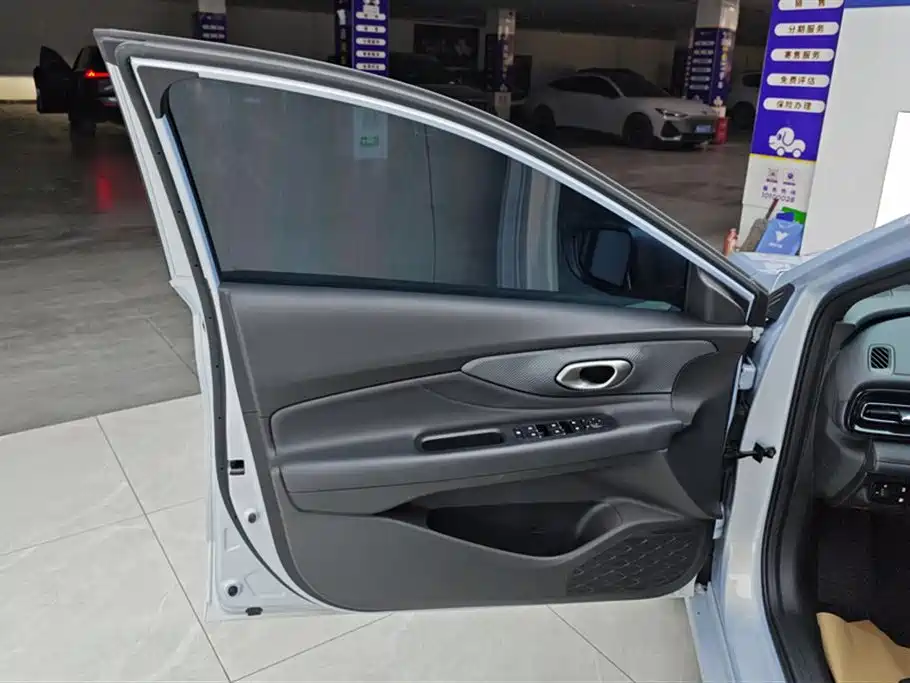 GAC Trumpchi Trumpchi Emkoo 2023 Shadow Leopard H High-Efficiency Hybrid фото 7