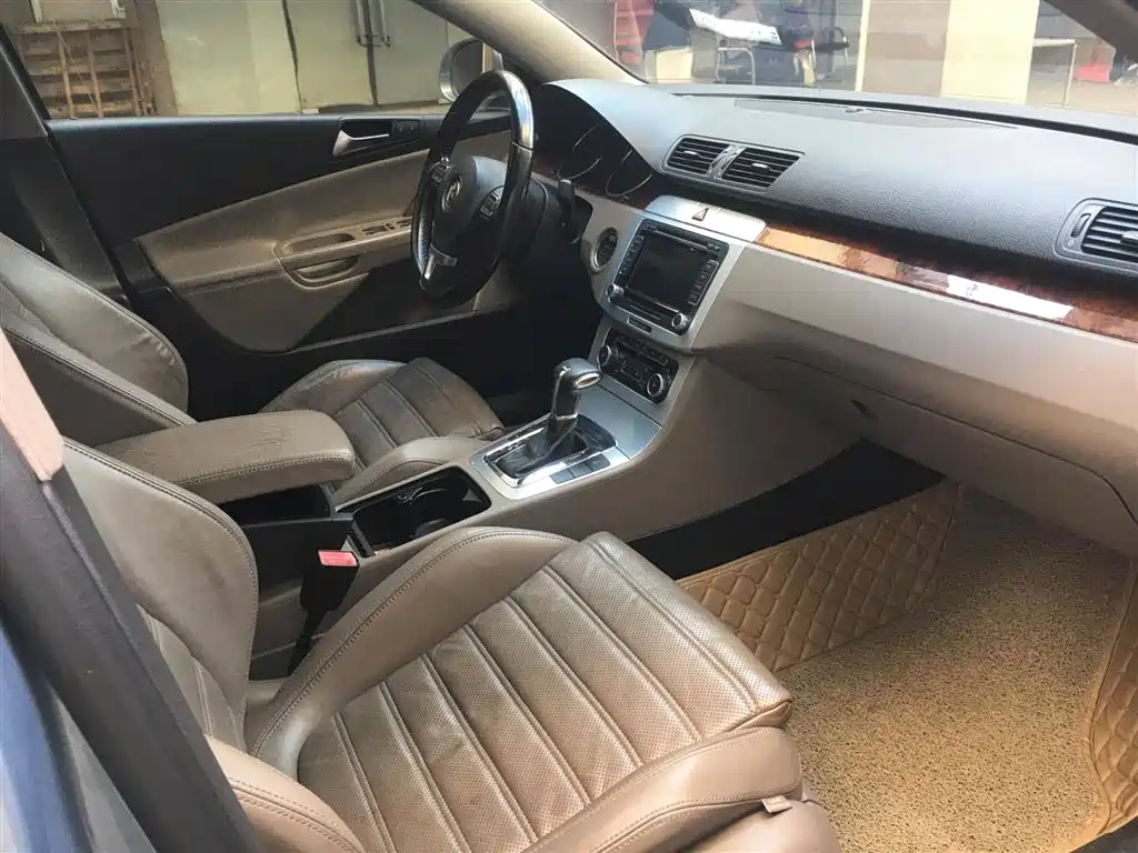 Volkswagen Passat 2011 2.0T Wagon Luxury фото 9