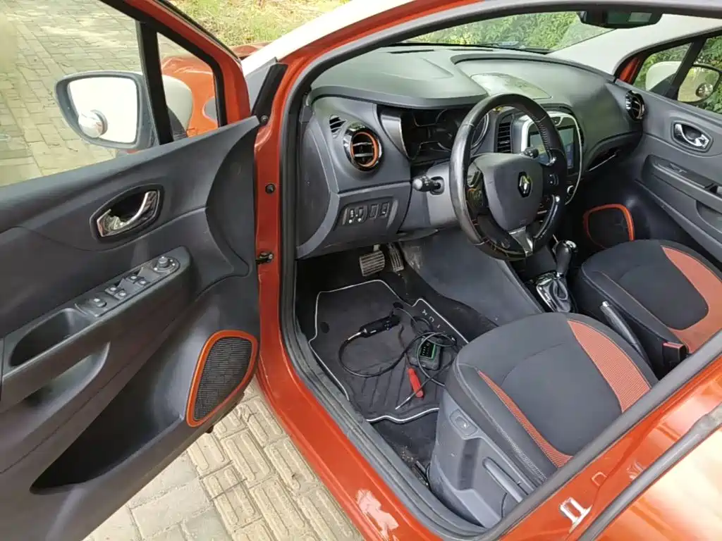 Renault Captur 2016 2015 1.2T Automatic Comfort Edition