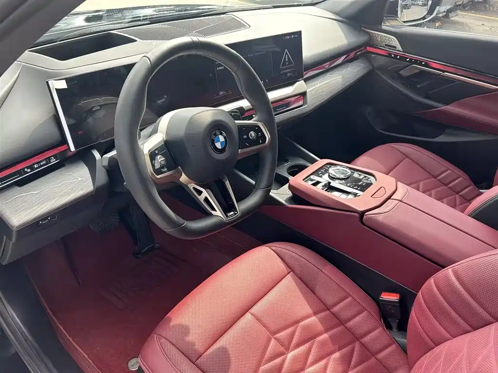 BMW 5 Series 2025 530Li Premium M Sport Package фото 8