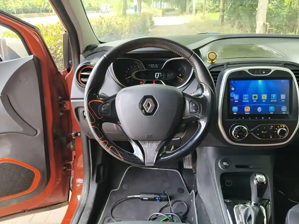 Renault Captur 2016 2015 1.2T Automatic Comfort Edition