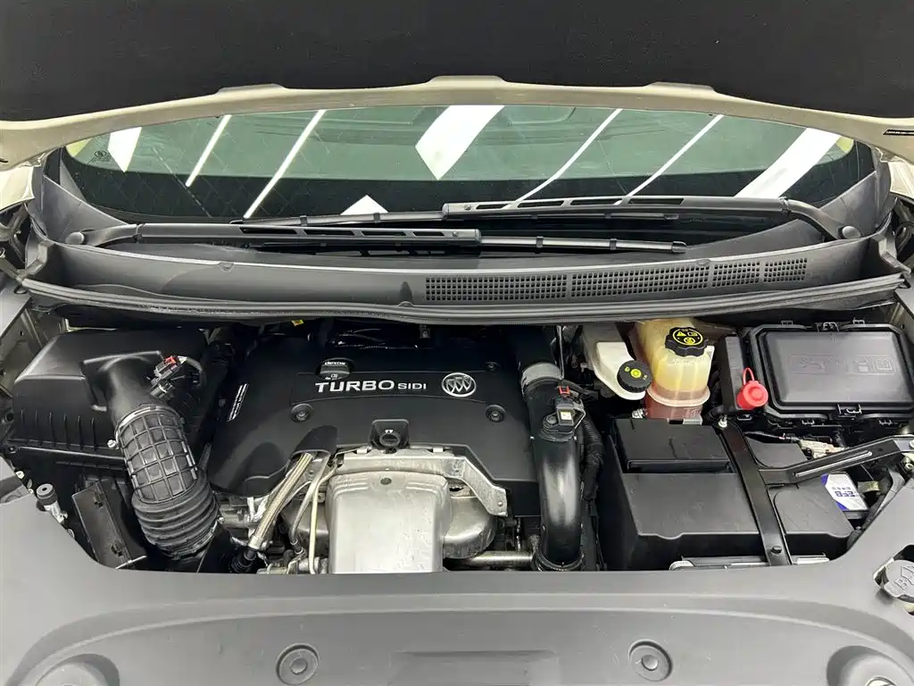 Buick GL8 2017 ES 28T Luxury China V фото 17