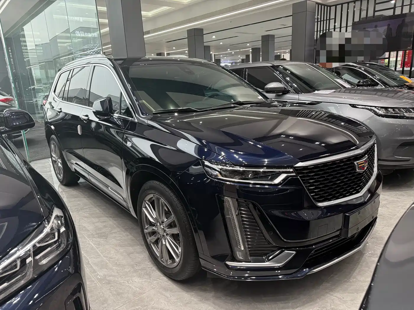CADILLAC XT6