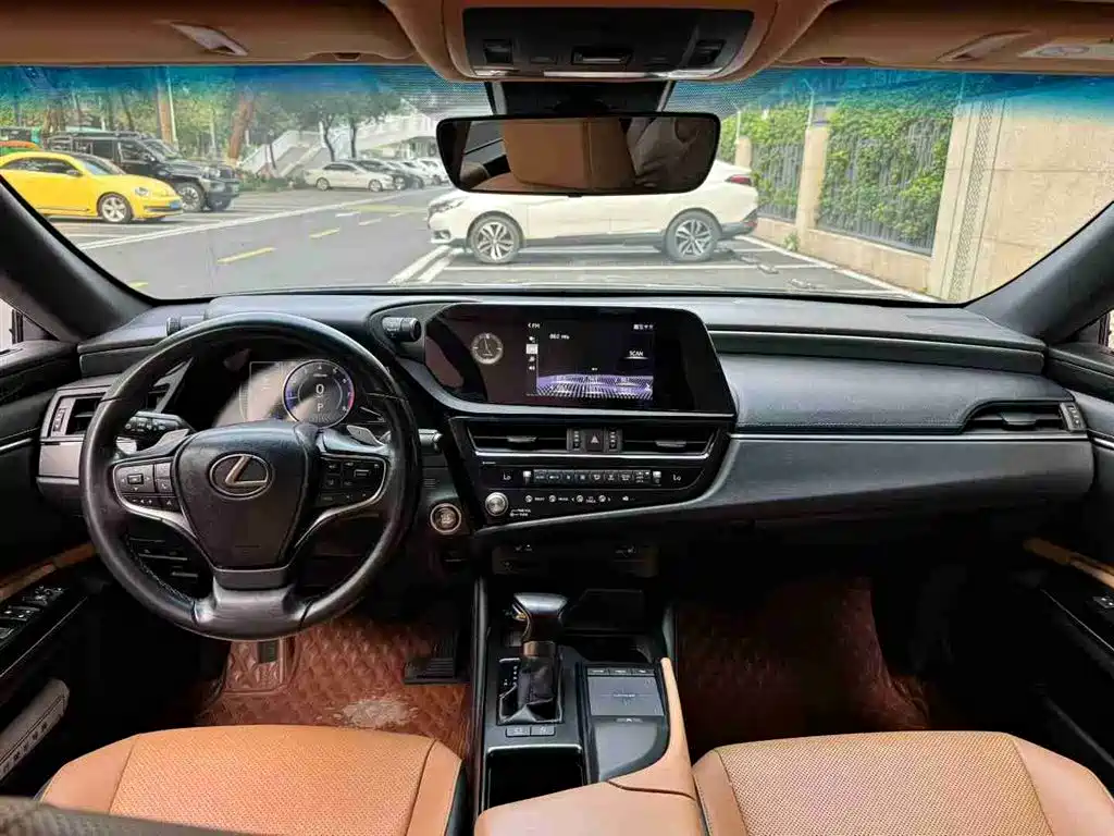 Lexus ES 2021 200 Excellence Edition фото 8