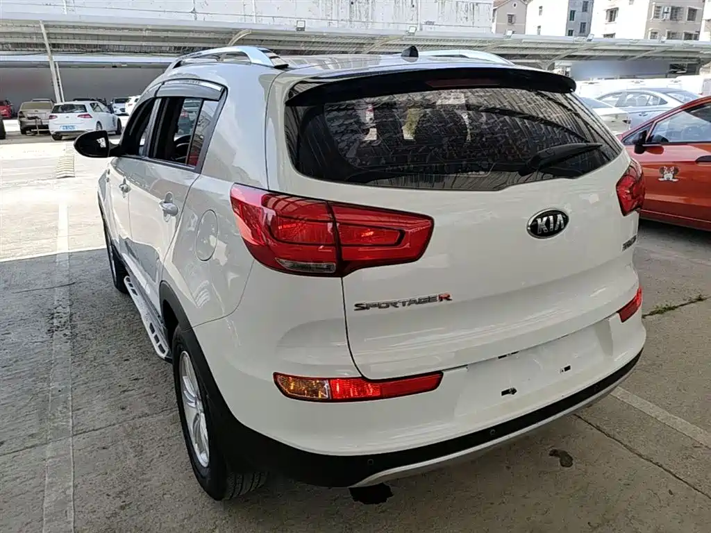 Kia Sportage 2016 2.0L Automatic 2WD GL фото 5