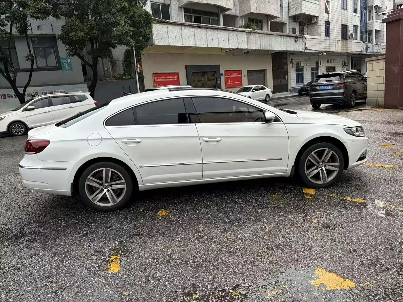 Volkswagen FAW-Volkswagen CC 2015 1.8TSI Luxury фото 4