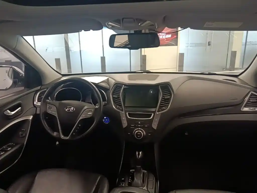 Hyundai Santa Fe 2015 2.4L Automatic 4WD Smart 5-seater фото 16