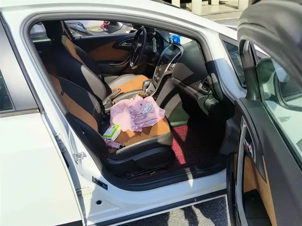Фото 13 - Buick Excelle