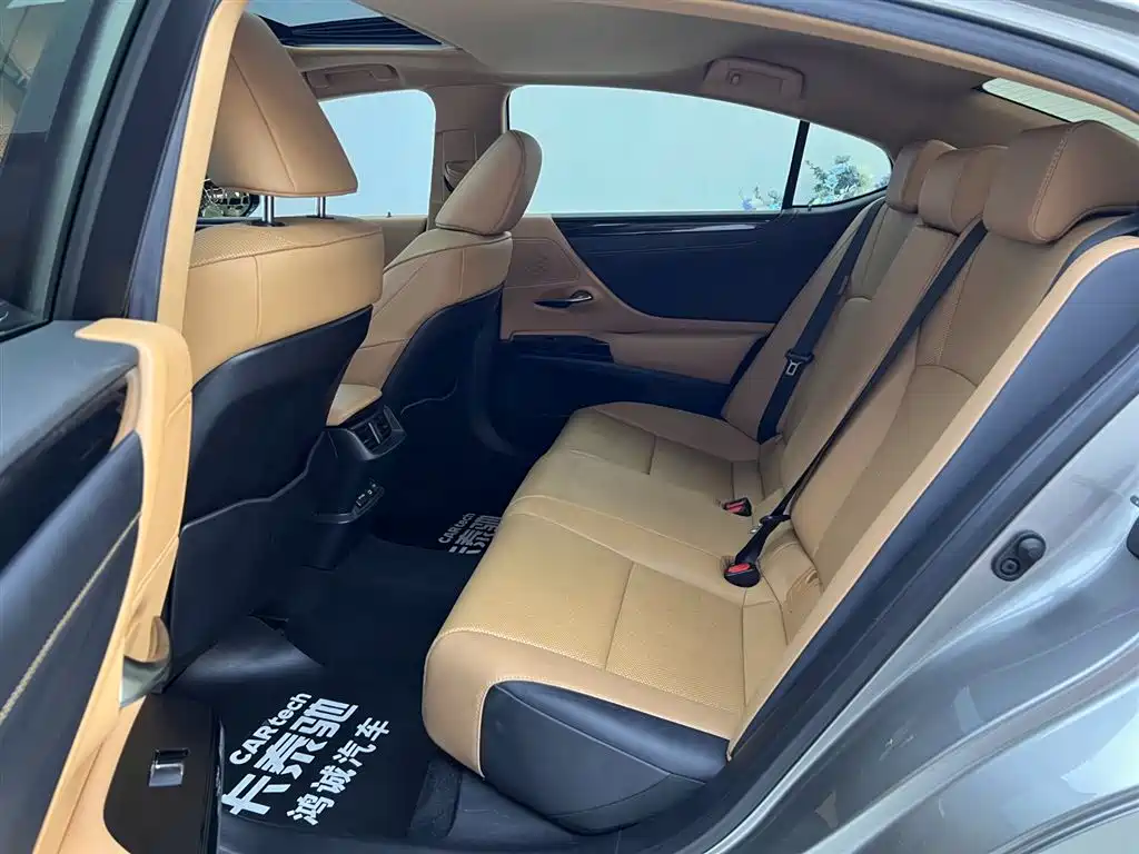 Lexus ES 2021 200 Excellence Edition фото 19