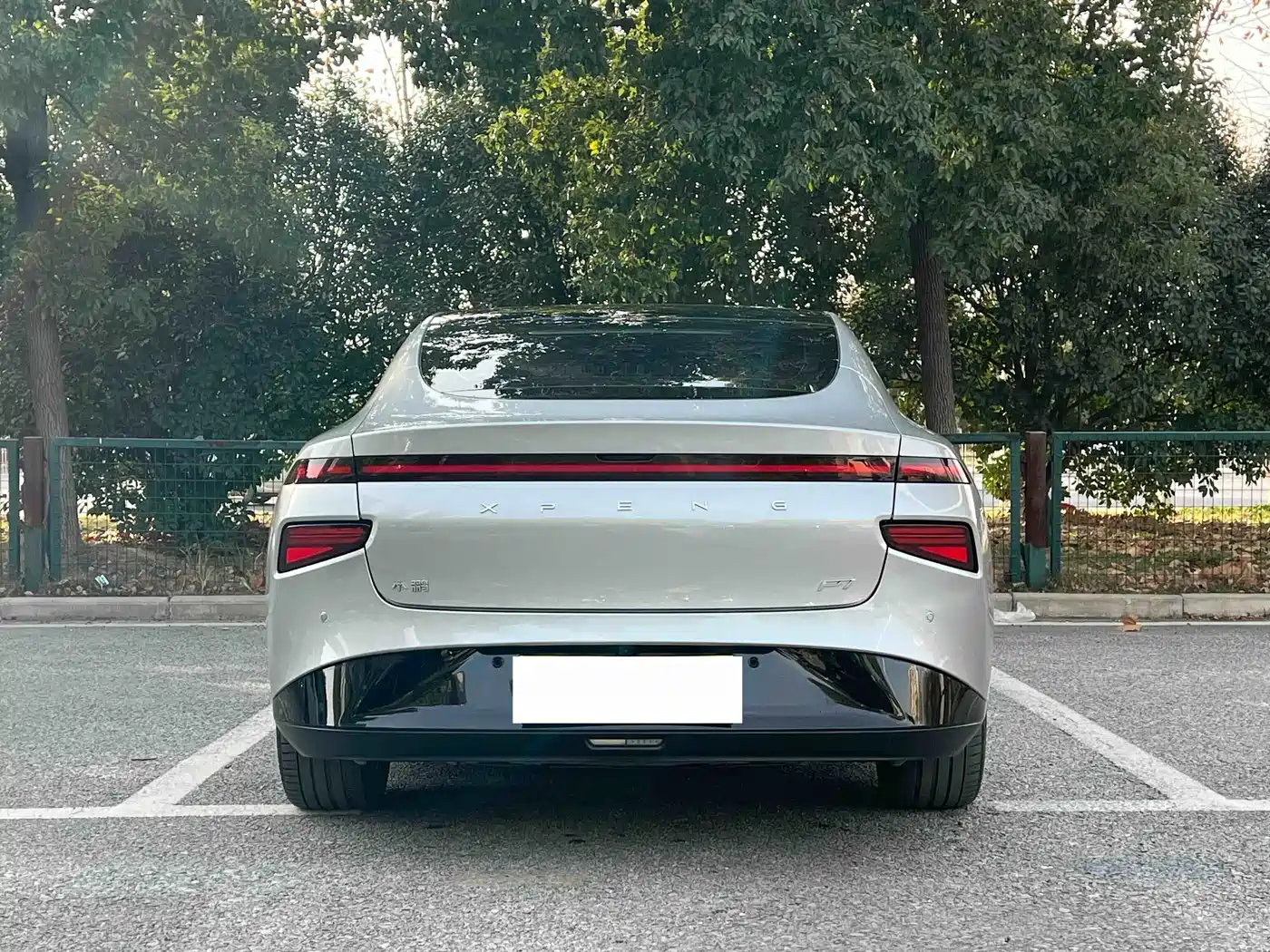 Фото 8 - XPeng P7