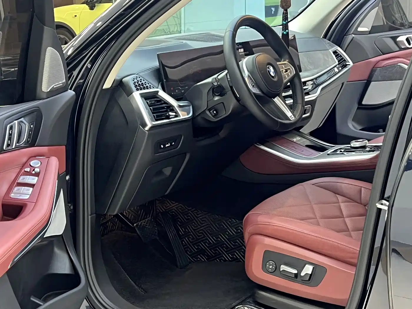 BMW X5 2023 xDrive 30Li Premium M Sport Black Night Package фото 8