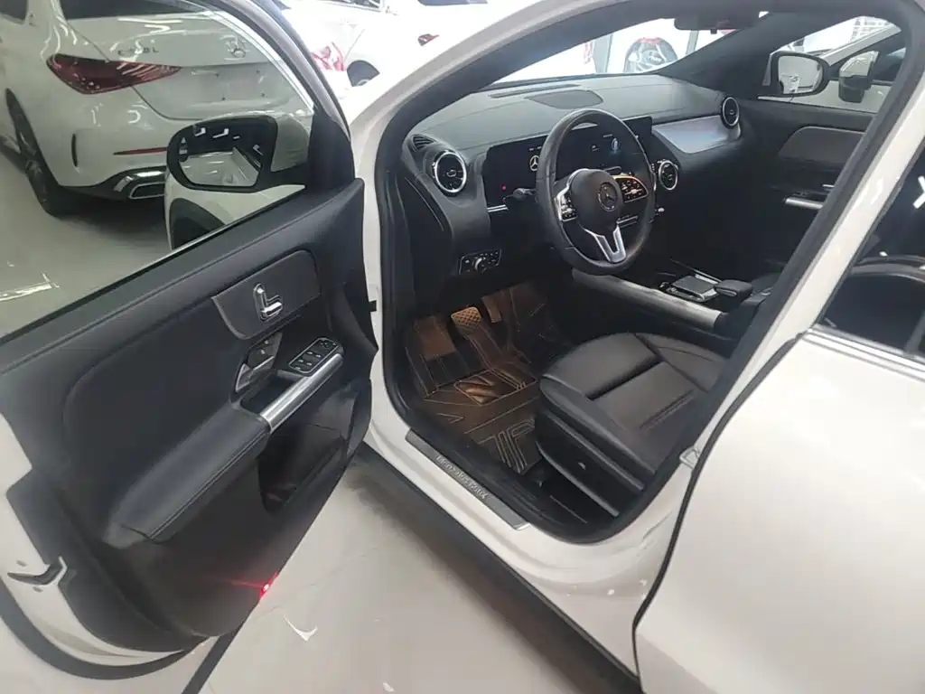 Mercedes-Benz GLA 2023 2023 GLA 200