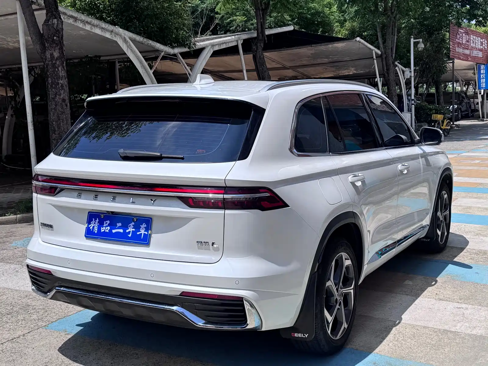 Фото 7 - Geely Monjaro