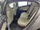 صورة 15 - Volvo S60