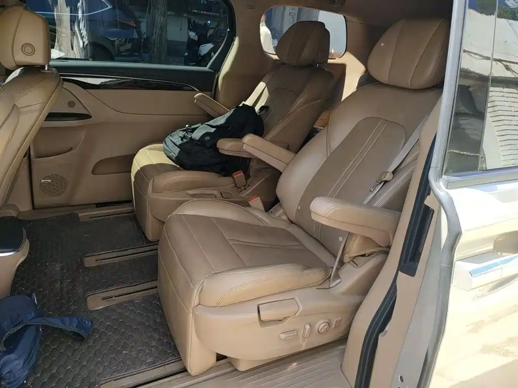 Buick GL8 2017 ES 28T Flagship China V фото 15