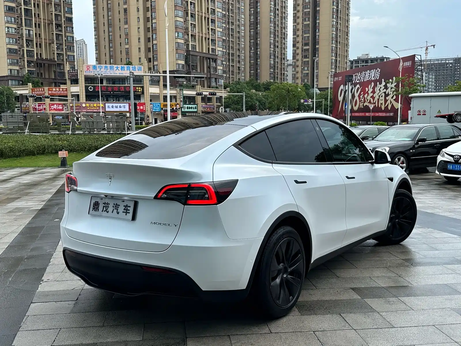 Фото 8 - Tesla Model Y