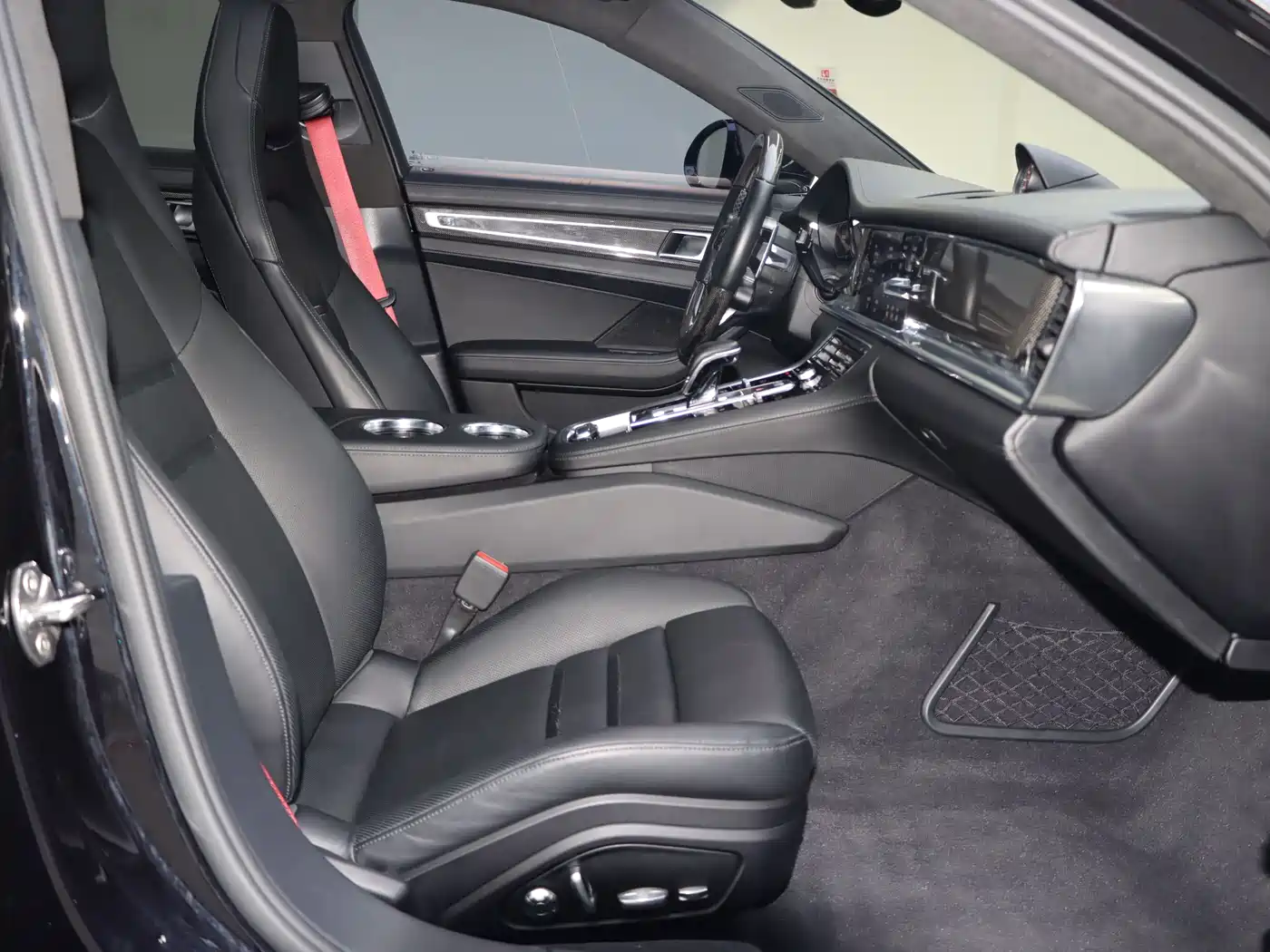 Porsche Panamera 2017 Panamera 3.0T фото 14