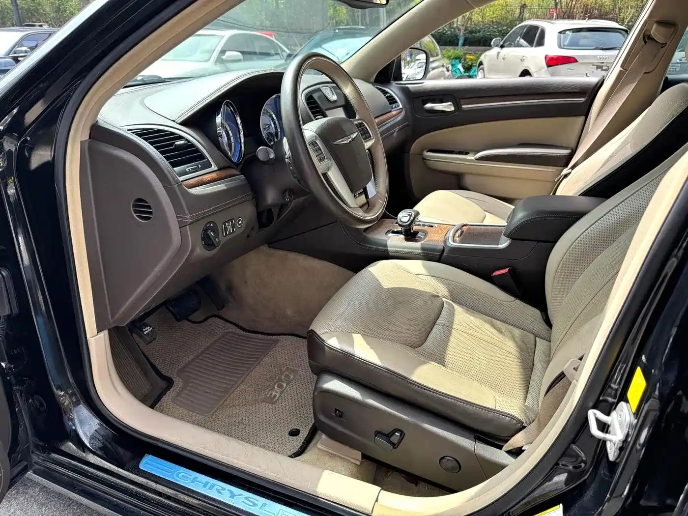 Chrysler 300C (Import) 2014 2012 3.6L Luxury Edition