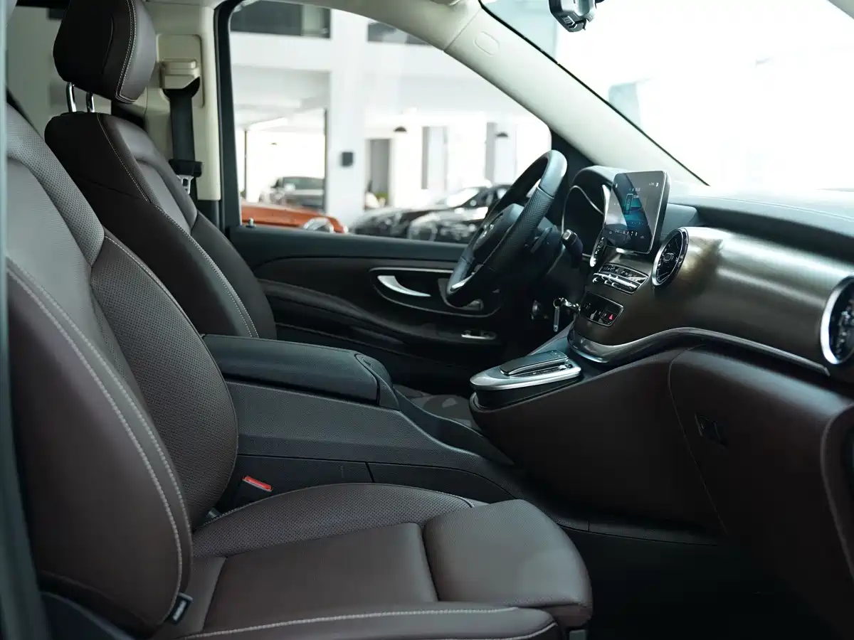 Mercedes-Benz V-Class 2024 2022 V 260 L Long Wheelbase Luxury Edition