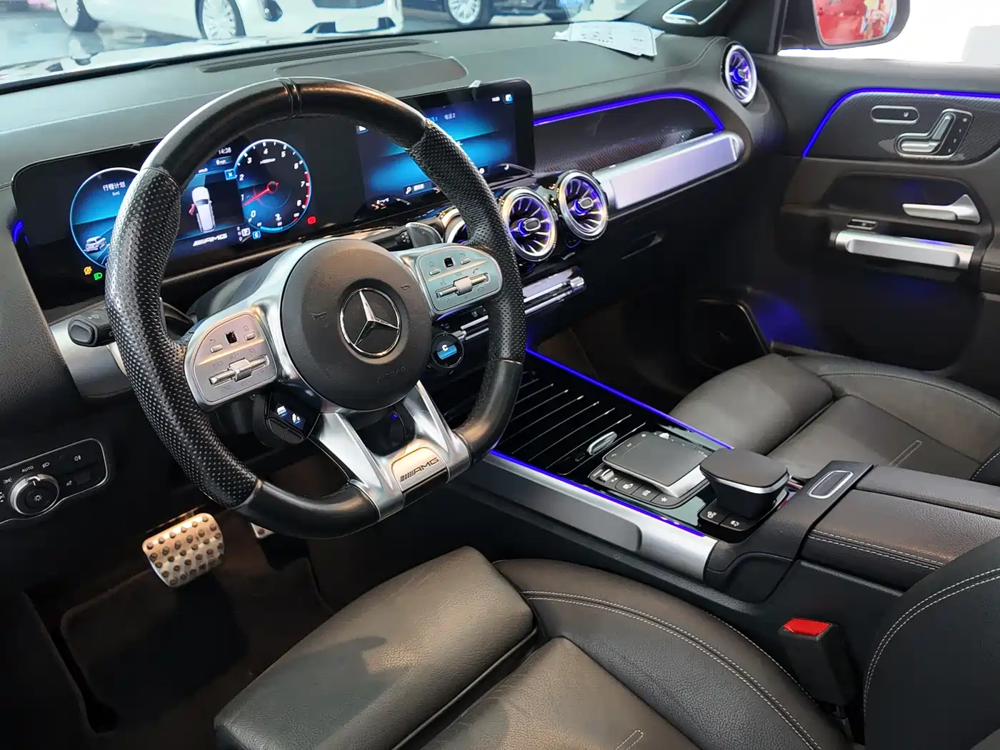 MERCEDES-BENZ GLB AMG