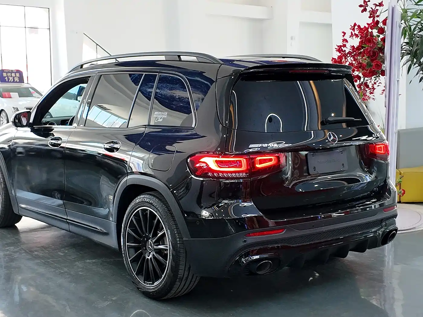 MERCEDES-BENZ GLB AMG