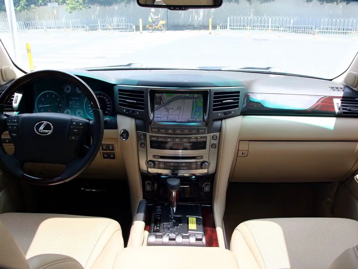 Lexus LX 2009 570 фото 18