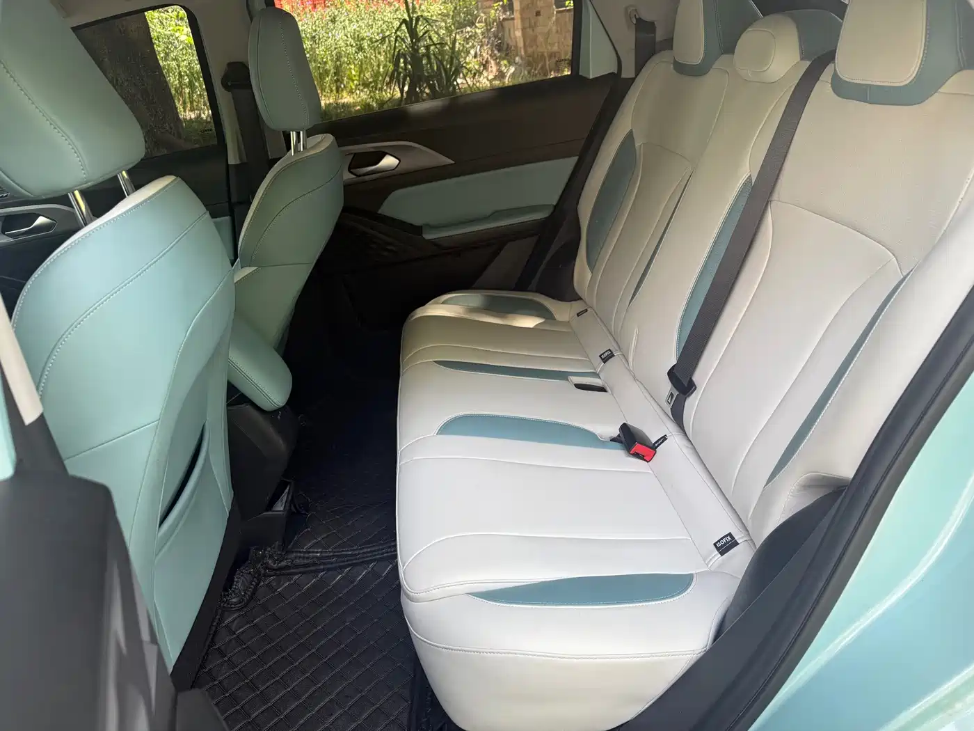 Фото 6 - Geely Geometry E Firefly