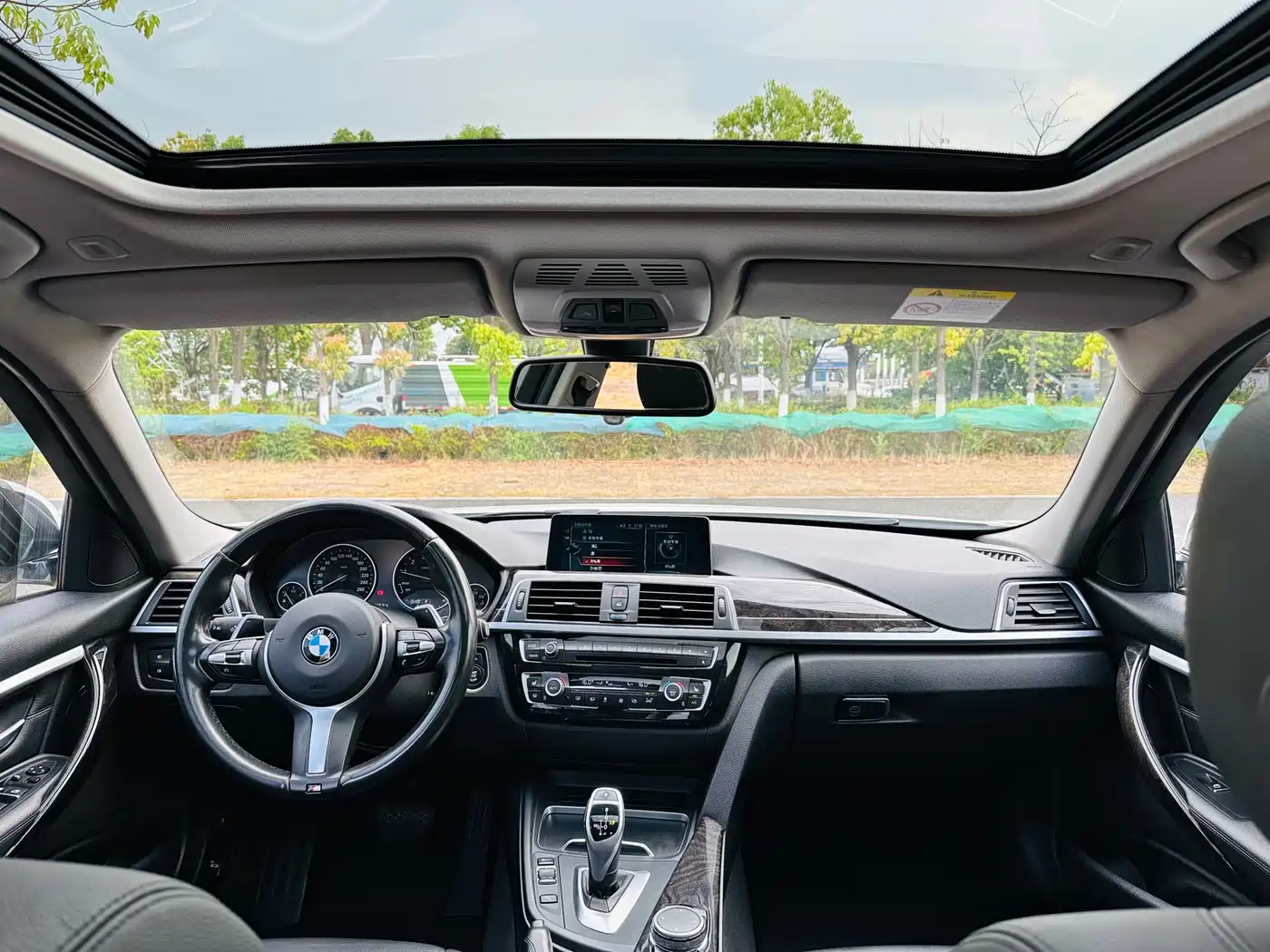BMW 3 Series 2017 330Li M Sport фото 4