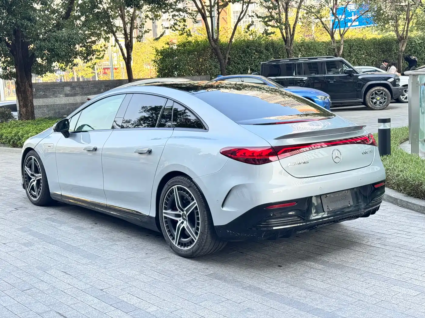 MERCEDES-BENZ EQE AMG