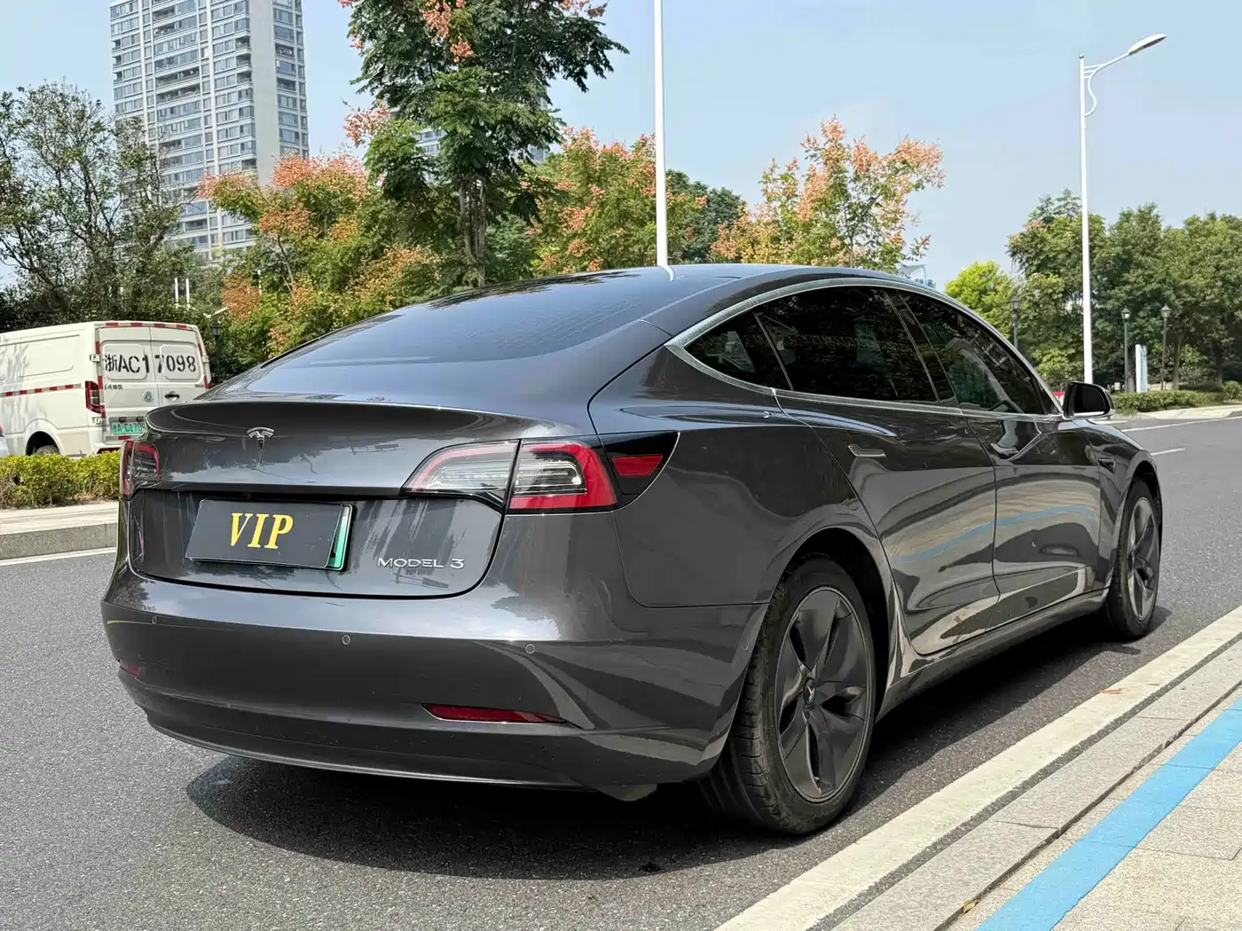 Фото 5 - Tesla Model 3