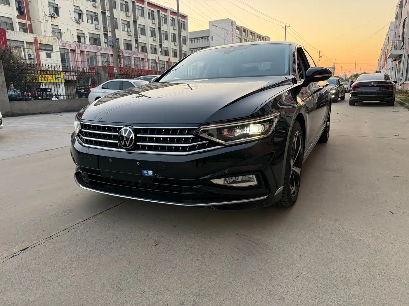 Volkswagen Magotan 2023 Model 2 Million Commemorative Edition 330TSI DSG Luxury фото 3