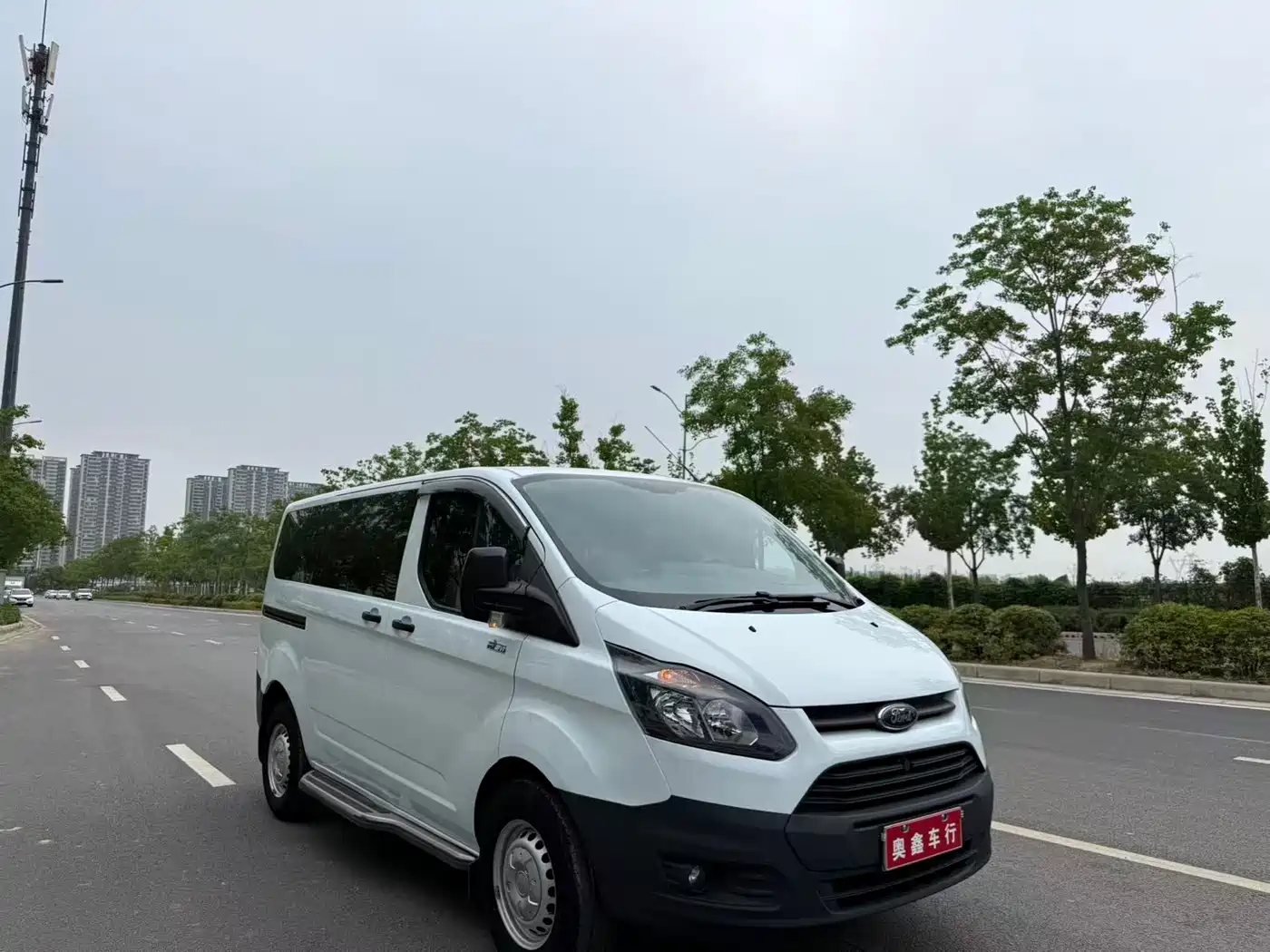 Ford Transit 2019 2.0T Diesel Multi-Purpose Commercial Vehicle Short Wheelbase Low Roof 6-Seater China VI