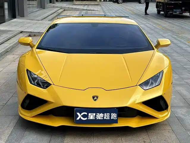 LAMBORGHINI HURACÁN