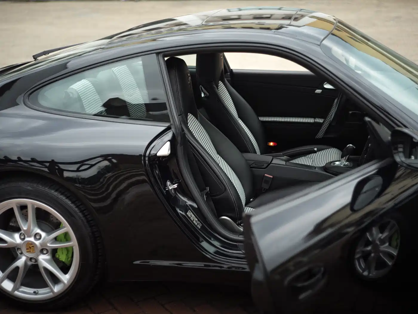 Porsche 911 2010 Carrera 3.6L фото 20