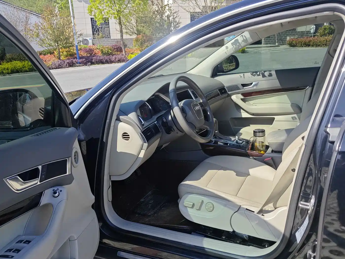 Audi A6L 2011 2.0 TFSI Automatic Comfort фото 11
