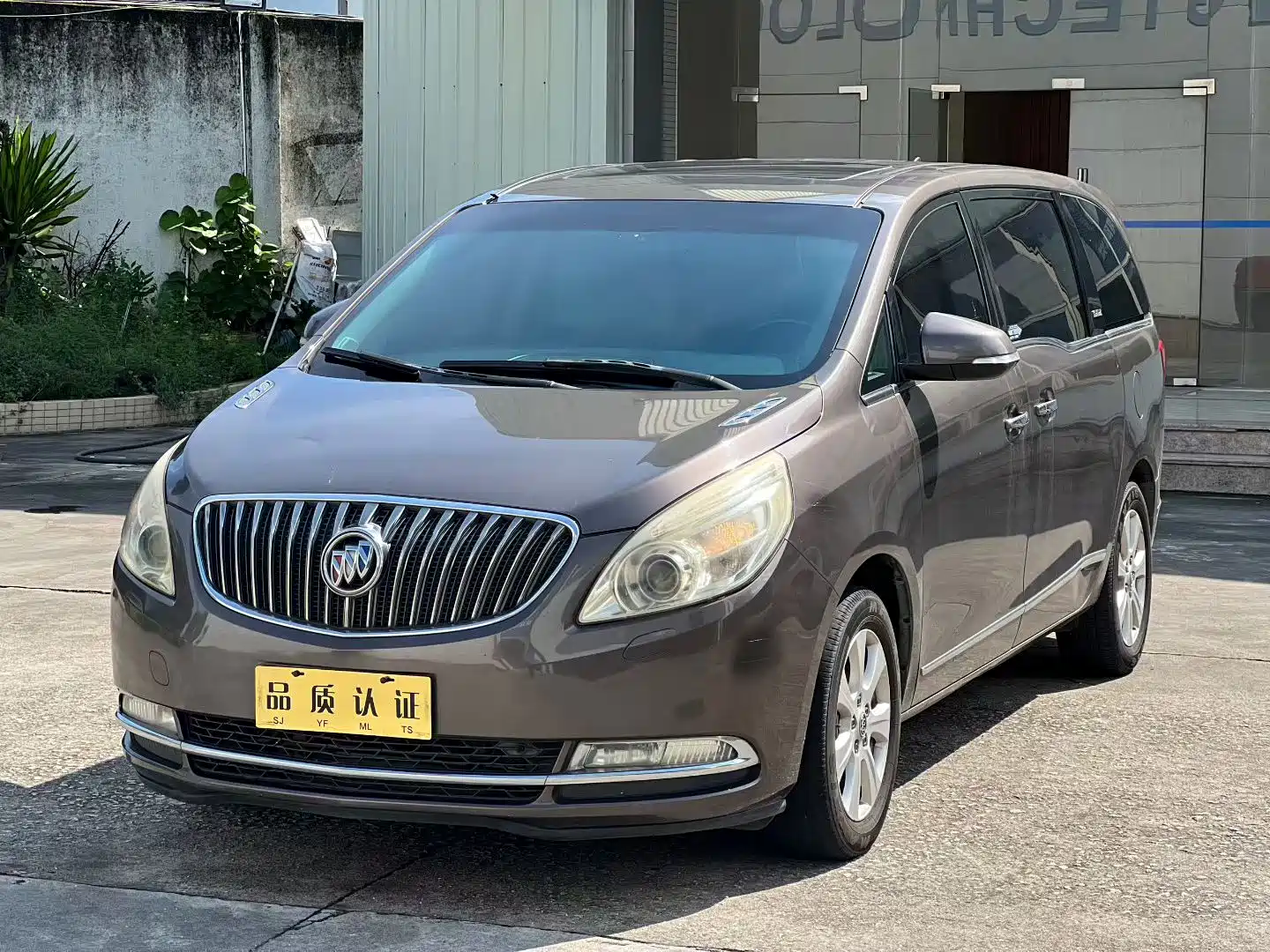 Фото 1 - Buick GL8