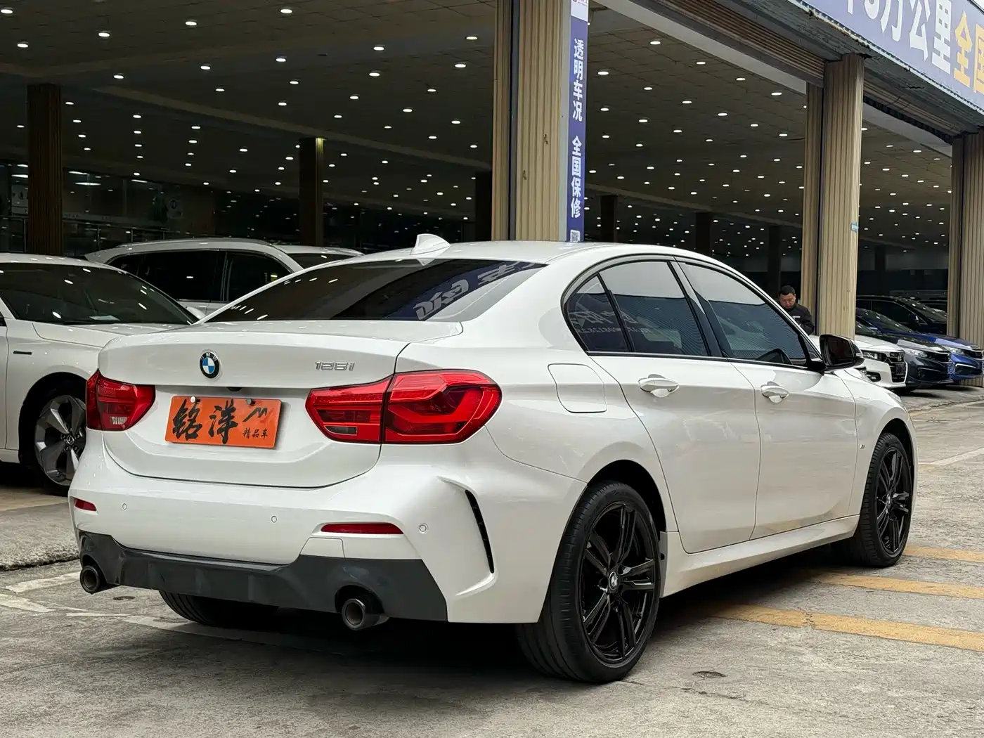 BMW 1 Series 2022 125i M Sport Shadow Edition фото 6