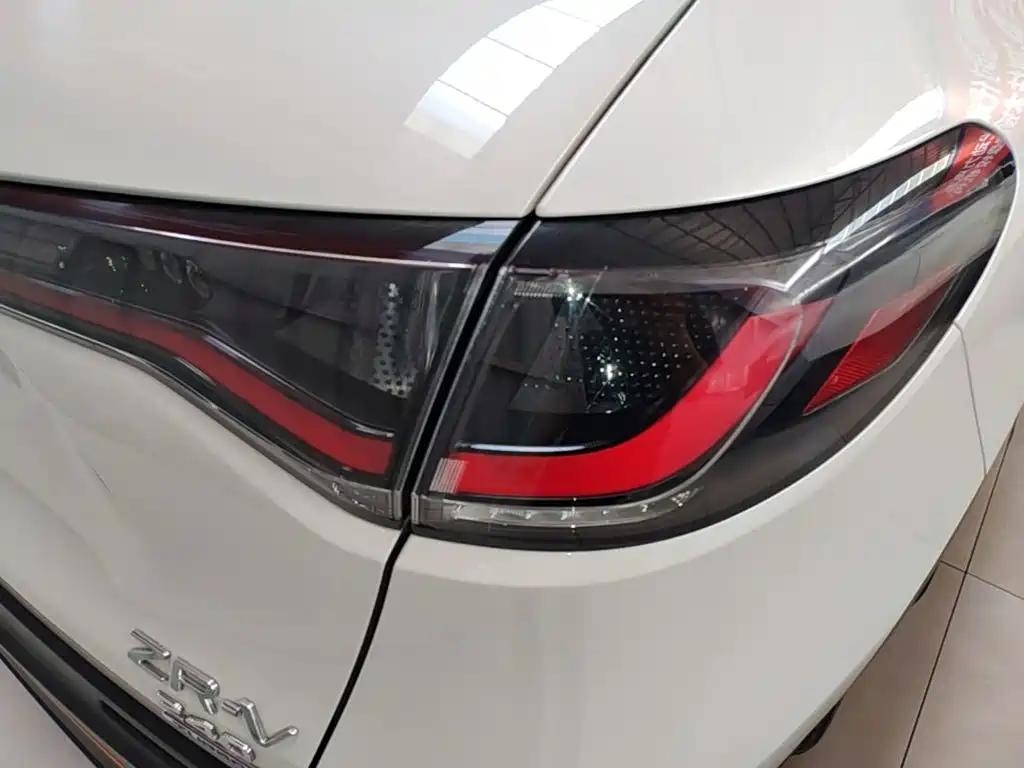 Фото 8 - Honda ZR-V