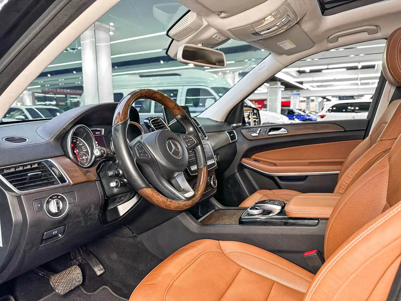 Mercedes-Benz GLS 2016 GLS 500 4MATIC фото 13